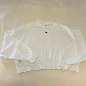 Nike Cropped white sweatshirt